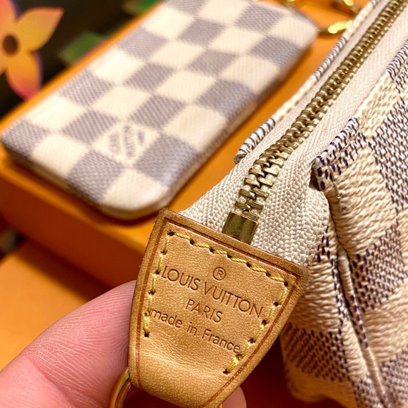 Damier Azur Louis Vuitton Bundle - Picture 3 of 13